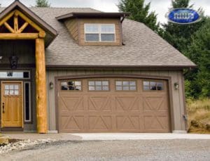 2 Story home with 1 garage door